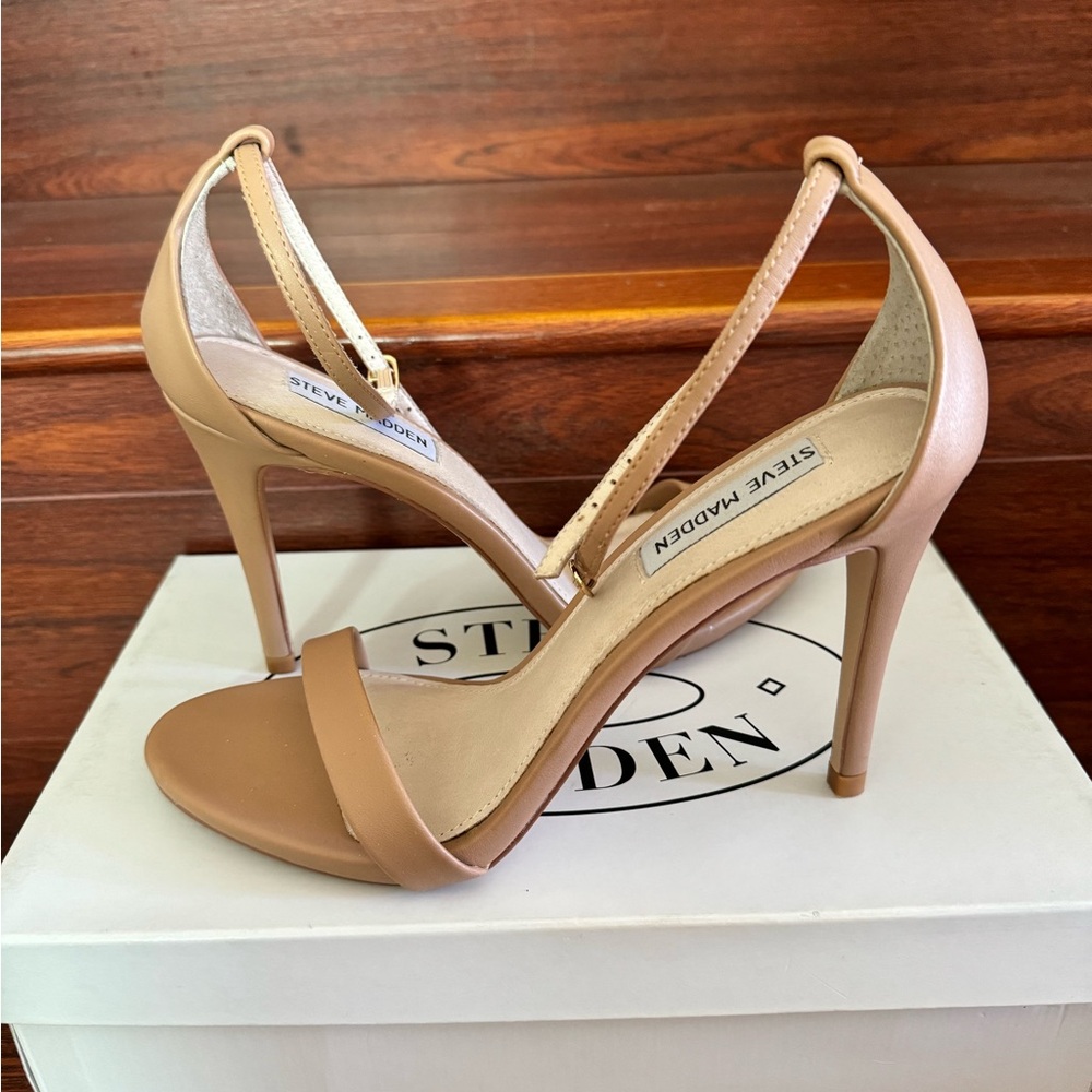 Steve Madden Stacy heels sandals with strap, in neutral, size 9